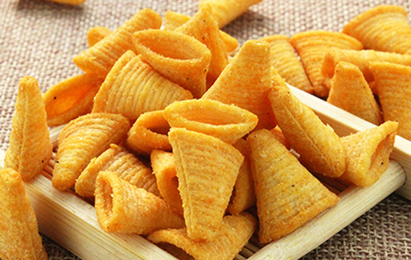Línea de producción de snacks inflados de expansión directa de doble tornillo (tipo fritura)
